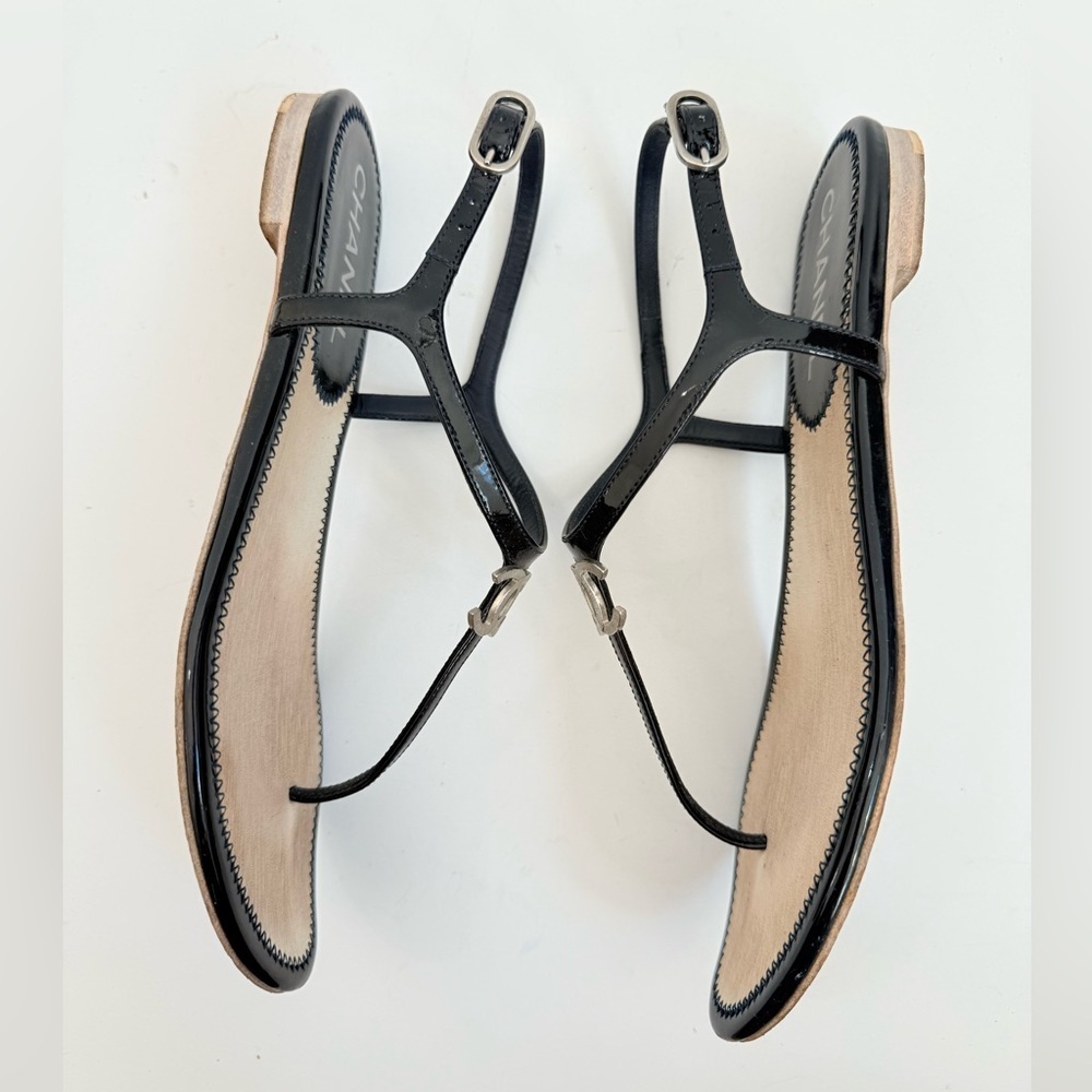 CHANEL Black Patent Leather CC Logo Thong flat Sandal 2013C EU 37.5 US 7.5 - Picture 3 of 9